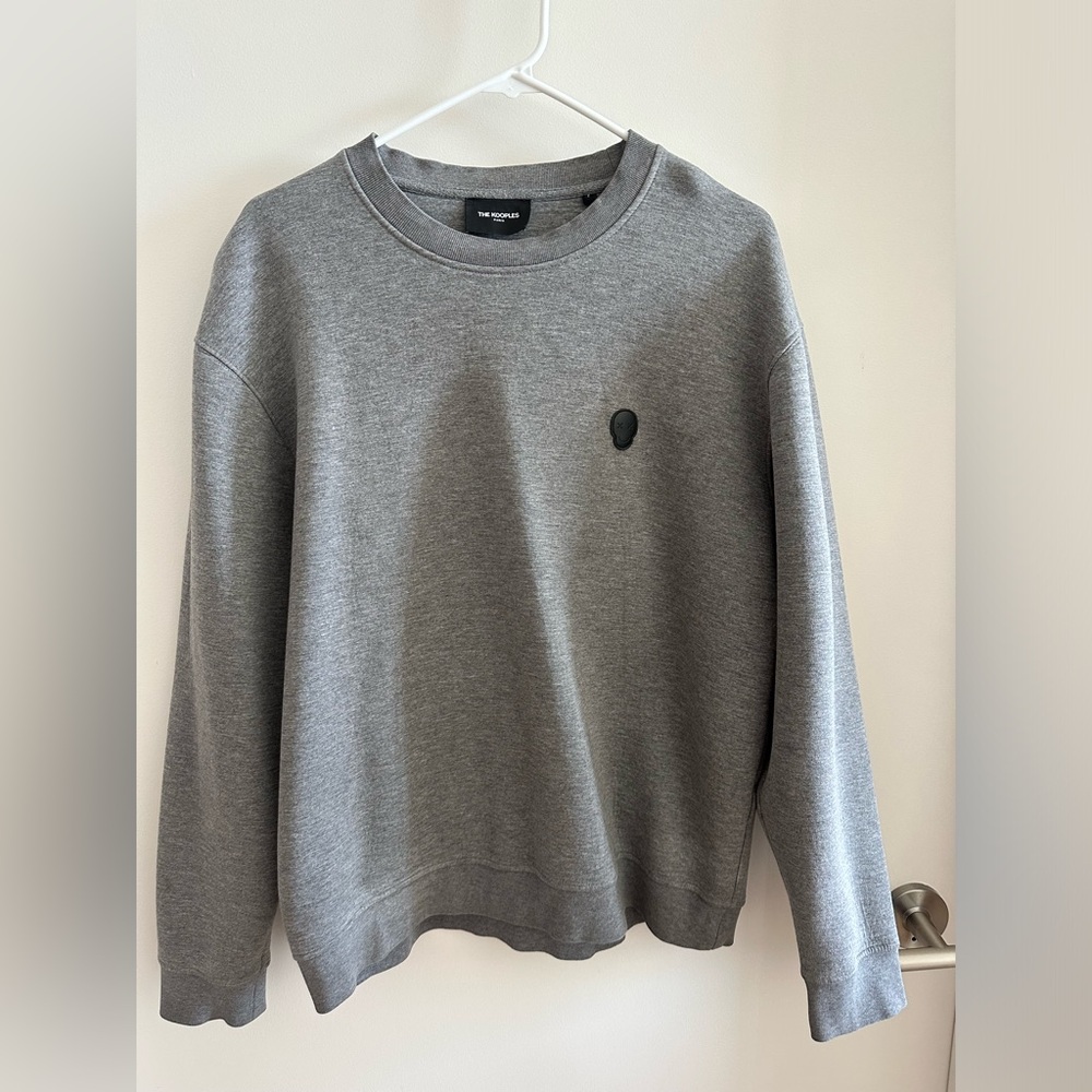 THE KOOPLES ROUND NECK SWEATSHIRT WITH HAPPY SKULL BADGE  SIZE L